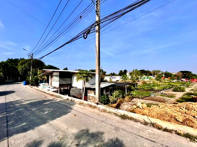 ที่ดิน บิ๊กซี บางใหญ่ : ขายที่ดินพร้อมสิ่งปลูกสร้าง ทำเลทอง 2-2-5.5 ตร.ว. ติดถนนกาญจนาภิเษก อ.บางใหญ่ จ.นนทบุรี หลังโรงถ่ายกันตนา บางใหญ่