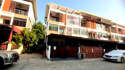 ทาวน์โฮมให้เช่า : ให้ เช่า ทาวน์โฮม 3 ชั้น หลังมุม ใกล้สาทร – หมู่บ้านซิกเนเจอร์ กัลปพฤกษ์