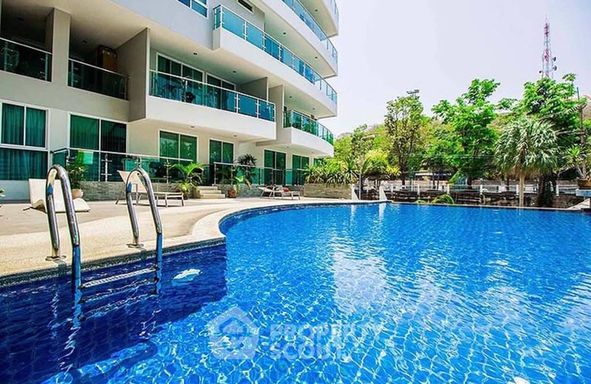 picture 1-BR Condo at The Lofts Phratumnak Condominium close to Phratamnak (ID 2418825) - 9/10