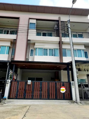 ทาวน์โฮมให้เช่า : 🏡✨ ขายและปล่อยเช่า The Ricco Town วัชรพล (เดอะ ริคโค้ ทาวน์ วัชรพล) ทาวน์โฮมหรู 3 ชั้น ฟังก์ชันครบ 3 ห้องนอน 4 ห้องน้ำ ทำเลดี ติดถนนวัชรพล เด