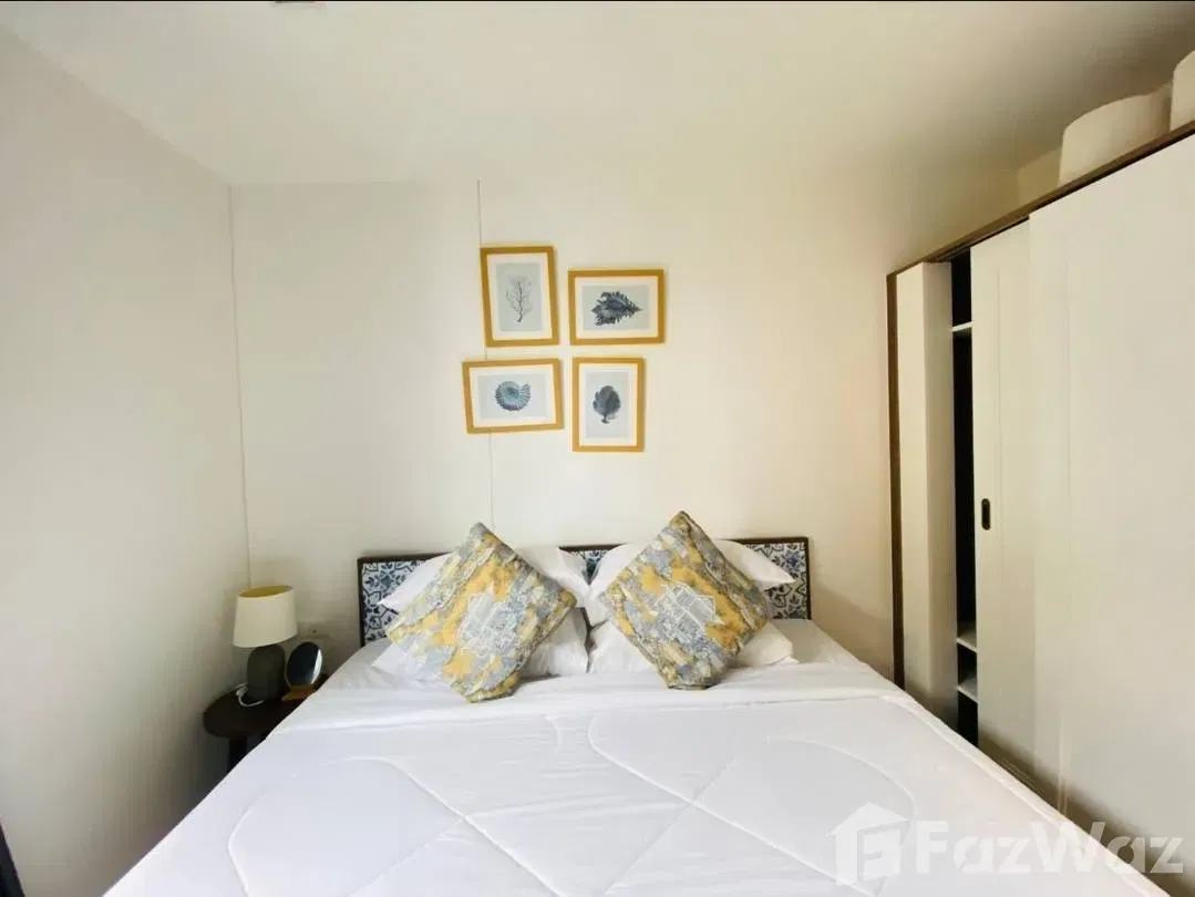 picture a low-rise condominium in Phuket towns heart. 5746005 - 14/15