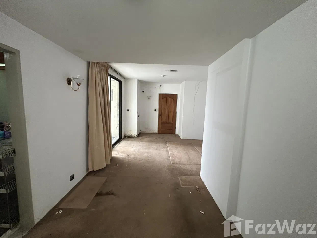 รูป ขาย คอนโด 2 ห้องนอน ในโครงการ ลาส โคลินาส 5598111 - รูปที่ 28/32