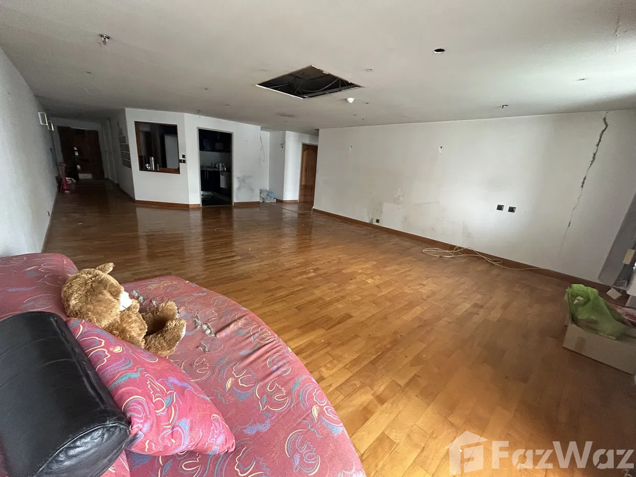 รูป ขาย คอนโด 2 ห้องนอน ในโครงการ ลาส โคลินาส 5598111 - รูปที่ 23/32