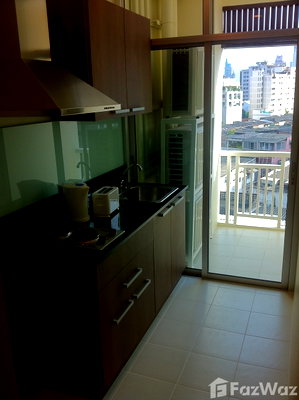 Condos for sale : Conveniently located 2 bed modern condo near Airport link 1862604