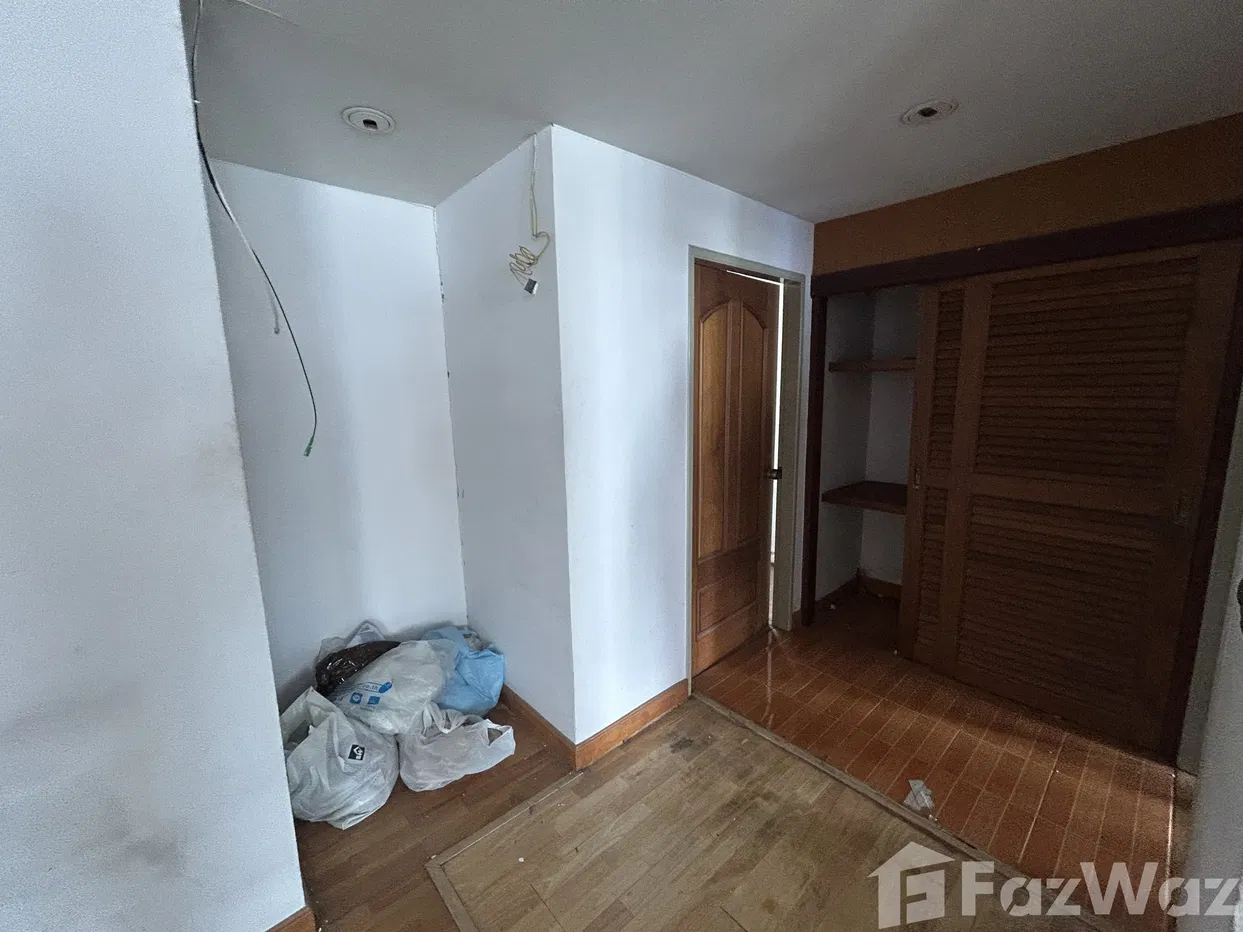 รูป ขาย คอนโด 2 ห้องนอน ในโครงการ ลาส โคลินาส 5598111 - รูปที่ 19/32