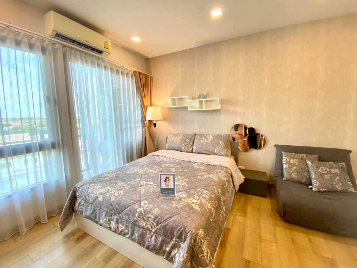 picture ðð§ĄStudio 7500 baht, Madrid Building, 6th floor, north side, cool all day, fully furnished, has washing machine, very good value - 4/16