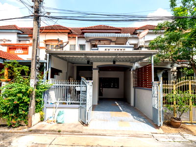 ทาวน์โฮมให้เช่า : ให้เช่าบ้าน ให้เช่าทาวน์โฮม ห้าช่าทาวน์เฮาส์ รีโนเวทใหม่ หมู่บ้านพรไพลิน 5 ซอยอ่อนนุช 16 ติดถนนสุขุมวิท 77 ใกล้รถไฟฟ้าBTSอ่อนนุช 