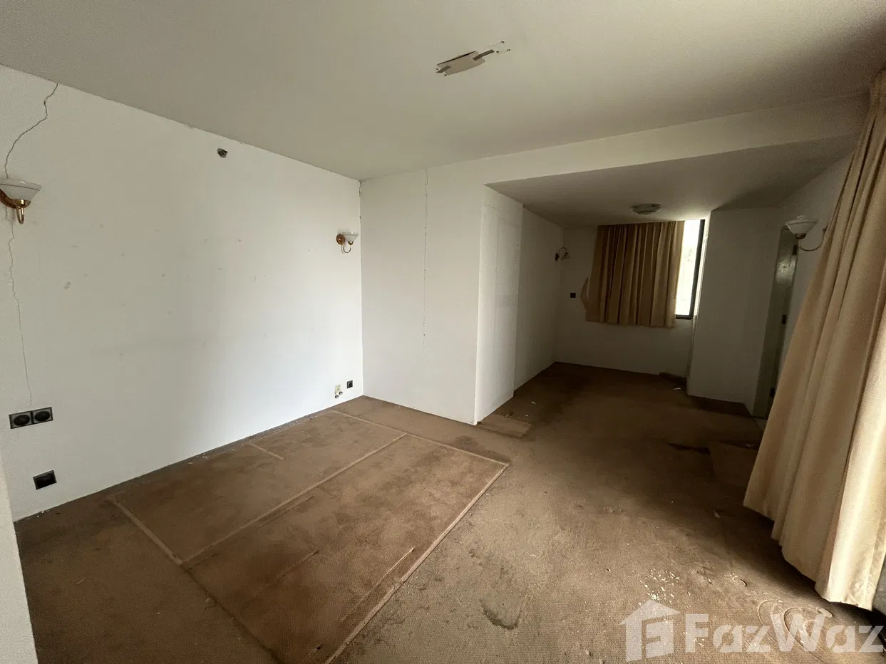 รูป ขาย คอนโด 2 ห้องนอน ในโครงการ ลาส โคลินาส 5598111 - รูปที่ 24/32