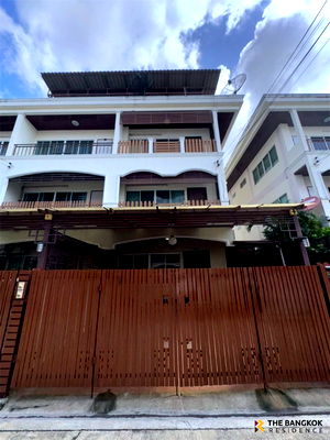 ทาวน์โฮม เขตสวนหลวง : 🏡ทาวน์โฮม 4 ชั้น หลังมุม เครื่องใช้ไฟฟ้าครบ พร้อมอยู่ ทำเลพัฒนาการ20