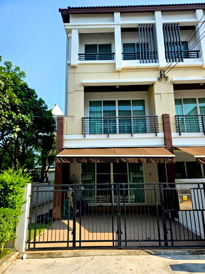 เช่าทาวน์โฮม วิทยาลัยพยาบาลบรมราชชนนีนพรัตน์วชิระ : ให้เช่าทาวน์โฮม 3 ชั้น หลังมุม!!  พร้อมเข้าอยู่ 14 พ.ย. 68 นี้ / จองก่อนได้ก่อน ✨บ้านกลางเมือง เกษตร–นวมินทร์