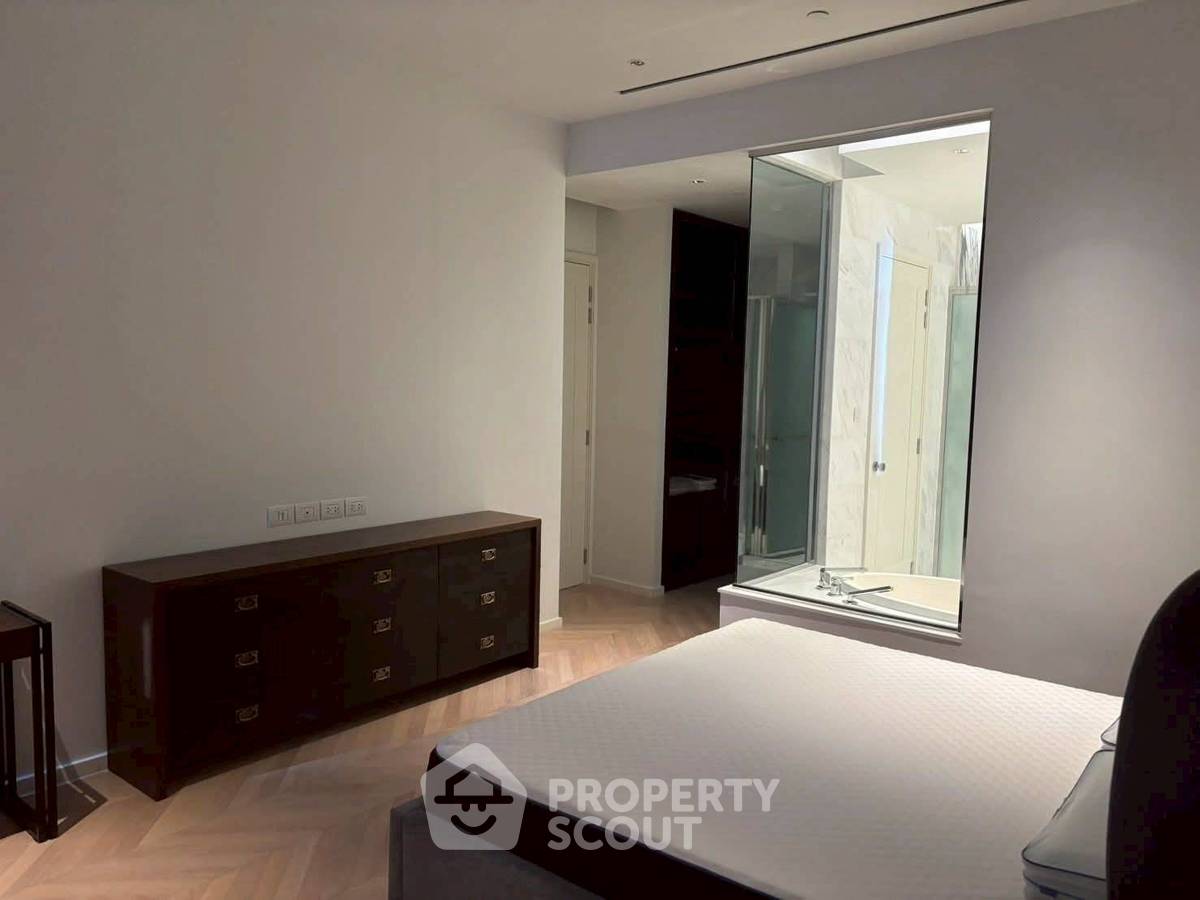picture 2-BR Condo at Four Seasons Private Residences Bangkok near BTS Saphan Taksin (ID 2418217) - 9/9