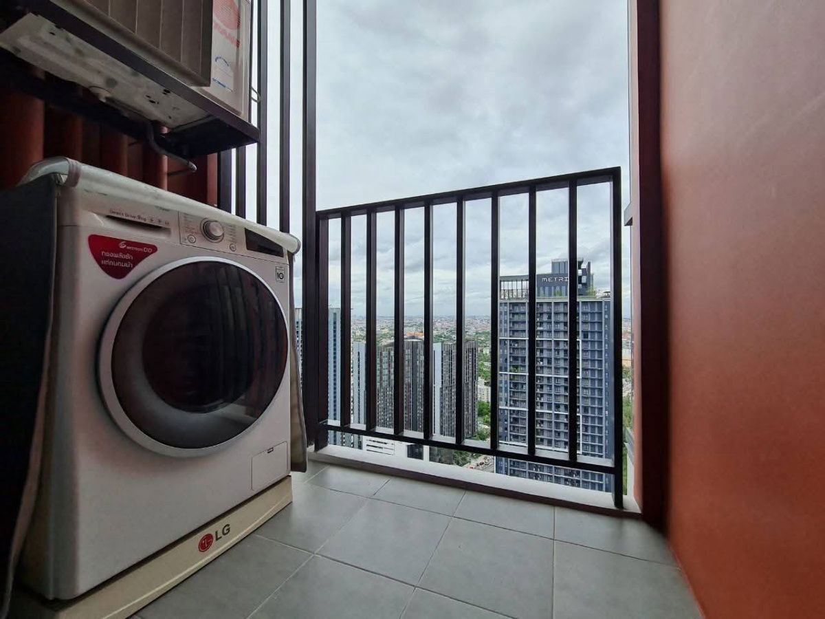 picture Airport link ramkhamhaeng 700 m. Price 15,000 Baht Condo THE BASE Garden - Rama 9 ( Rental ) - 10/12