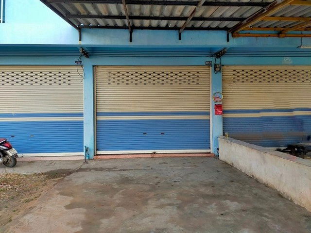 picture FOR SALE  COMMERCIAL BUILDING PROPERTY  900000 BAHT. - 3/8