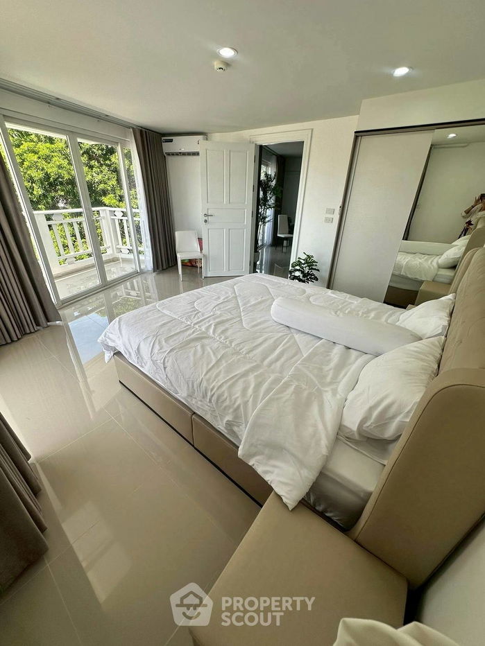 picture 3-BR Condo at Royal Hill Resort Condominium close to Pattaya South (ID 2419717) - 10/18