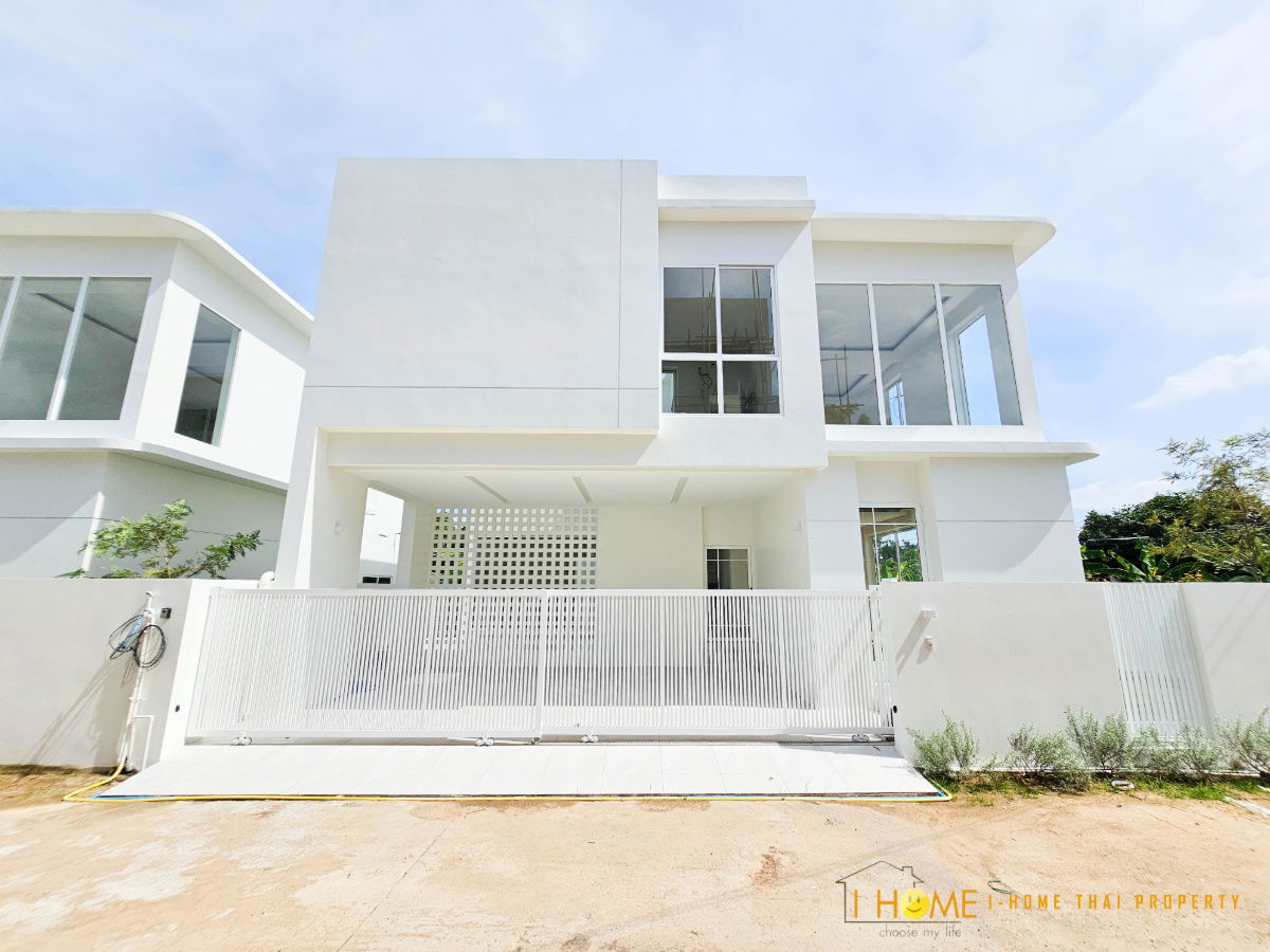 picture Two-story pool villa for sale 4 bedrooms 3 bathrooms and 3 parkings. - 1/31