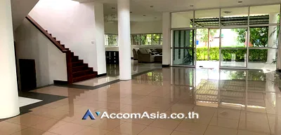 Houses for rent Sukhumvit Road : 🔼🔽 AccomA 📩  4 BR House @Panya Pattanakarn Village (1815795)