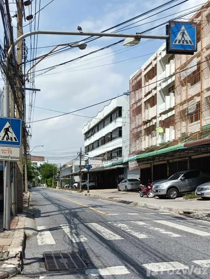 picture 3 Bedroom Townhouse for rent in Thung Mahamek, Bangkok 5864243 - 5/5