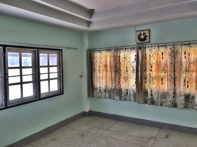 picture FOR SALE  COMMERCIAL BUILDING PROPERTY  1200000 BAHT. - 7/8