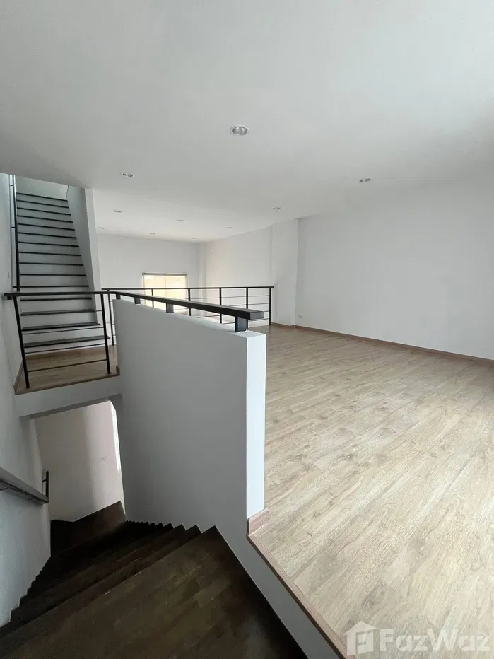 picture Townhome for Rent 3.5 Storey 5776081 - 10/15