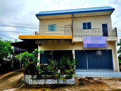 Shophouses for sale Khun Han Si Sa Ket : FOR SALE  COMMERCIAL BUILDING PROPERTY  700000 BAHT.