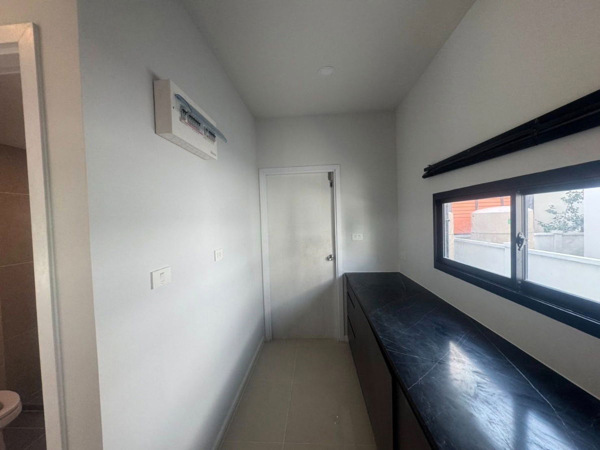 รูป ให้เช่า บ้านเดี่ยวดีไซน์โมเดิร์น “บริทาเนีย บางนา–สุวรรณภูมิ กม.26” โครงการคุณภาพจาก Britania (ในเครือ Origin Group) - รูปที่ 5/13