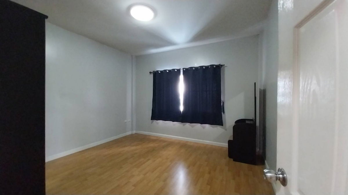 picture Home Town for Sell by the Owner Price 1.25 MB - 3/12