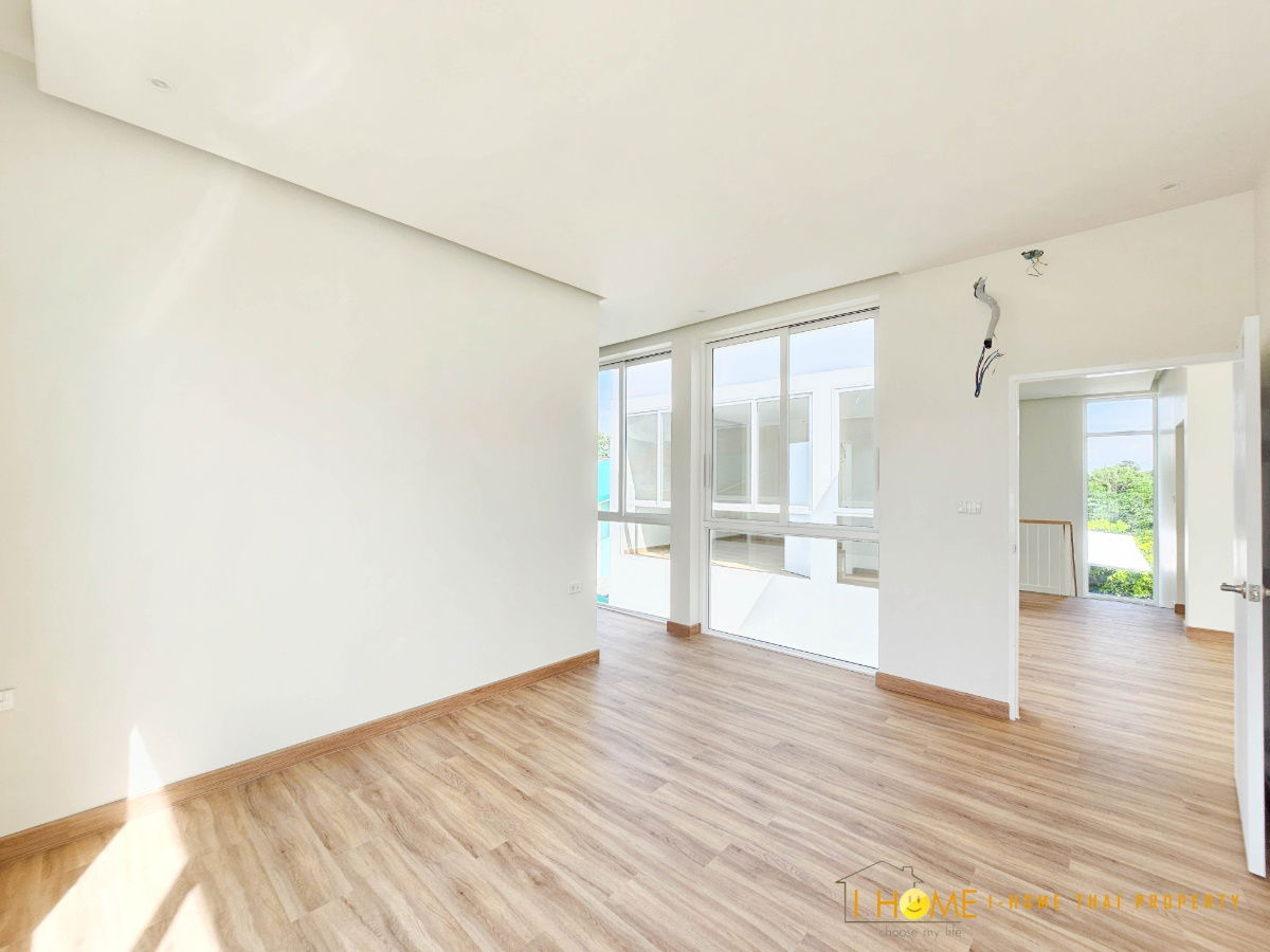 picture Two-story pool villa for sale 4 bedrooms 3 bathrooms and 3 parkings. - 25/31