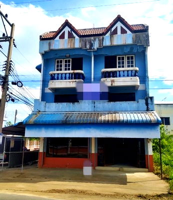 Shophouses for sale : FOR SALE  COMMERCIAL BUILDING PROPERTY  1200000 BAHT.