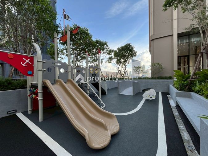 Nue District R9 Rama 9