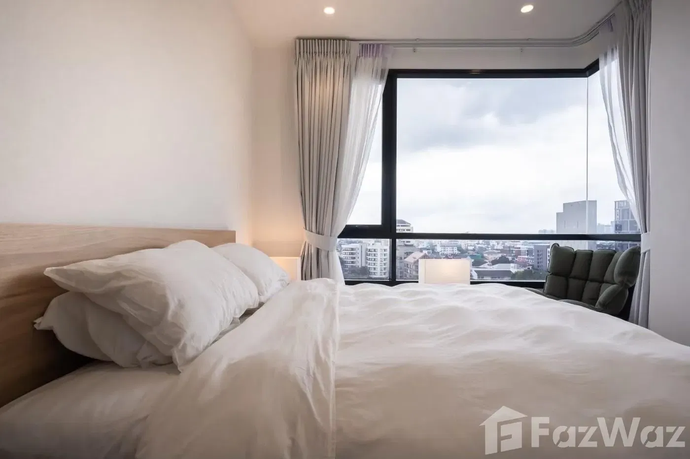 picture 2 Bedroom Condo for sale at Maru Ekkamai 2 1901439 - 7/11