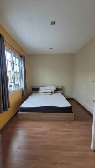 รูป ให้เช่าทาวน์โฮมใหม่ 3 ห้องนอน หมู่บ้านโกลเด้น ทาวน์ ศรีราชา-อัสสัมชัญ (ถนน 9 กิโล) ขนาด 3 นอน 2 ห้องน้ำรถ 1 คัน มีแอร์ 4 เครื่อง - รูปที่ 1/22