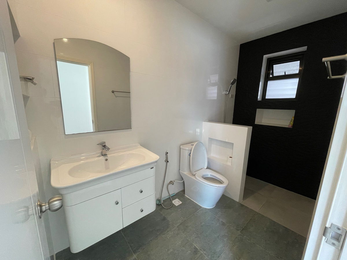 picture Detached House for Sale – Below Cost Price! 3bathrooms 3bedrooms - 4/8