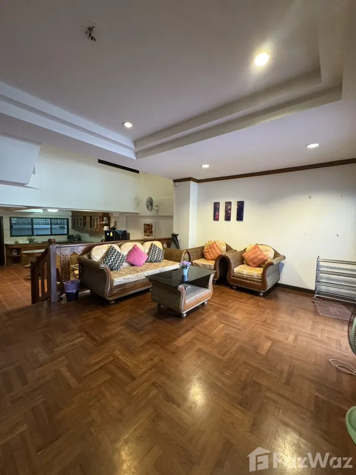 รูป ทาวน์เฮ้าส์ให้เช่า 4 ห้องนอน ในโครงการ บ้านไทย วิลล่า 5341421 - รูปที่ 4/67