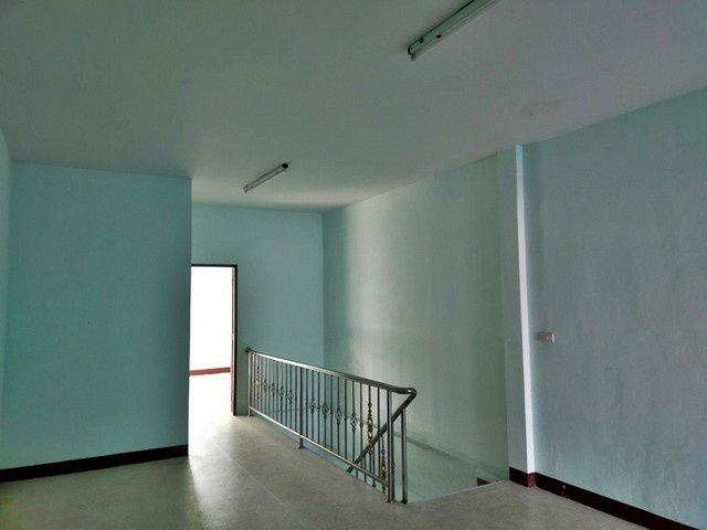 picture FOR SALE  COMMERCIAL BUILDING PROPERTY  900000 BAHT. - 6/8