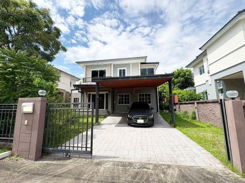 Phasorn 74 Village Theparak-Bangna, beautiful house, good condition, shady, ready to move in, suitable for living.