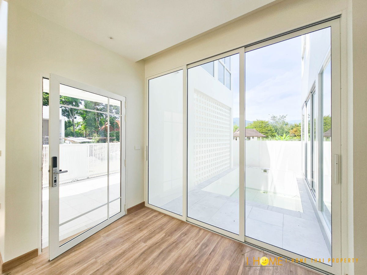 picture Two-story pool villa for sale 4 bedrooms 3 bathrooms and 3 parkings. - 8/31