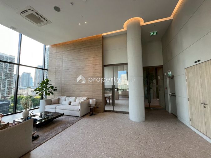 Nue District R9 Rama 9