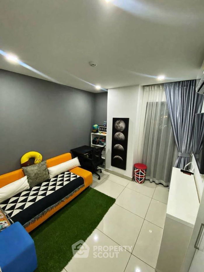 picture 2-BR Condo at Siam Oriental Plaza close to Phratamnak (ID 2419259) - 12/19