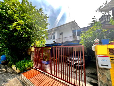 Houses for sale The Crystal : For Sale: Corner 2-Storey Detached House on 60 SQ.W. Land | Prime Location – Chokchai 4, Ladprao | Near MRT Yellow Line & Expressway