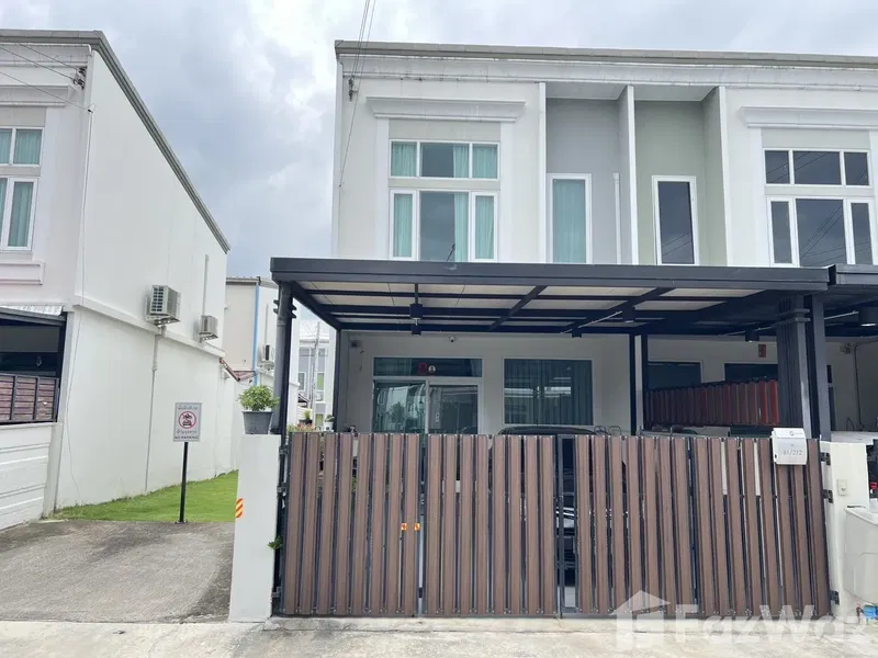 Townhouses for sale : 2 Bedroom Townhouse for sale at Gusto Petchkasem-Taweewattana 5772826