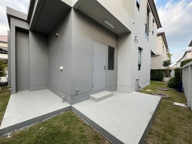 รูป ขายถูกกว่าโครงการ บ้านหรู บางกอก บูเลอวาร์ด พระราม 5 (50.3 ตร.ว.) 4นอน 3 น้ำ - รูปที่ 18/45