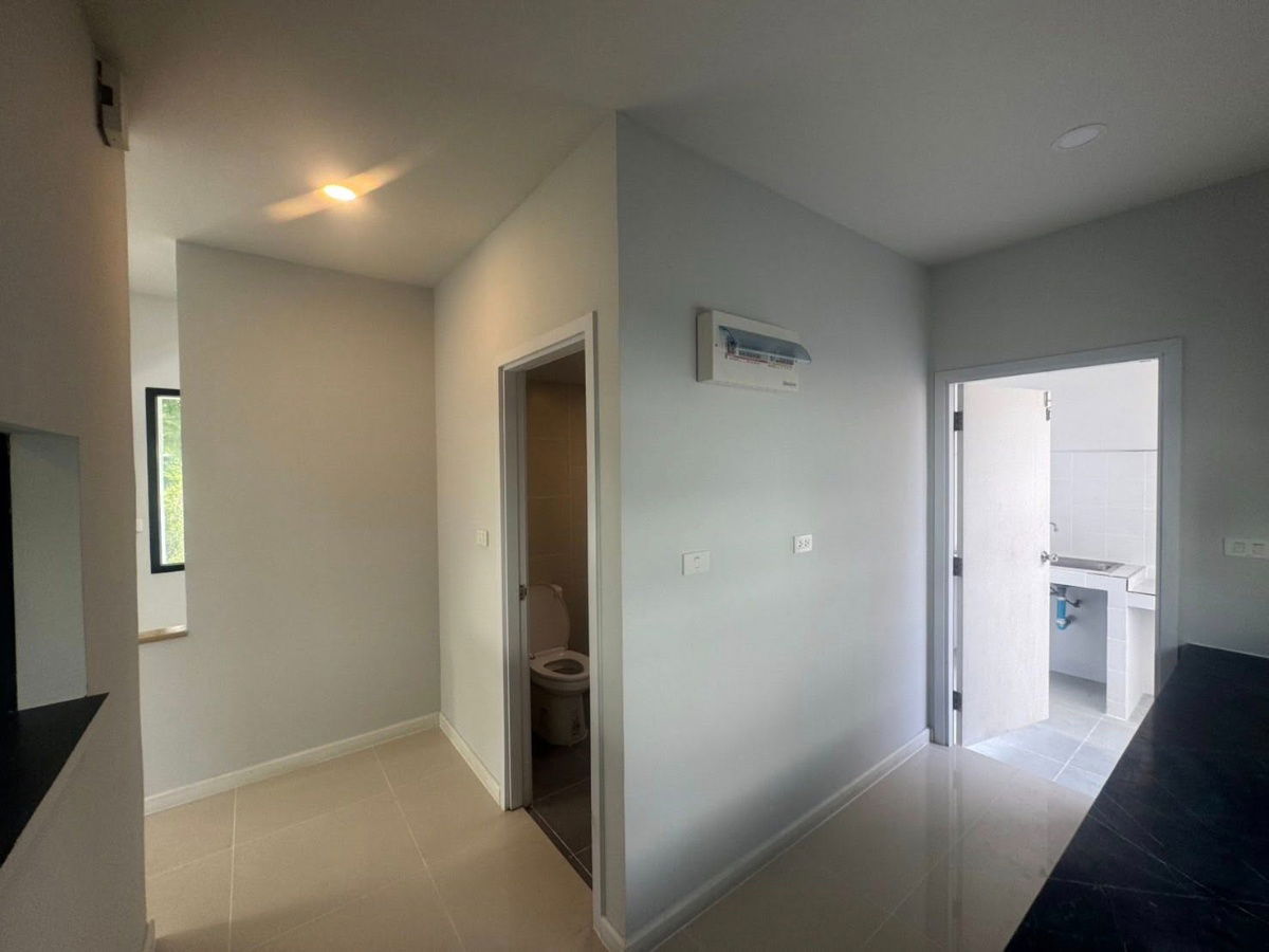 รูป ให้เช่า บ้านเดี่ยวดีไซน์โมเดิร์น “บริทาเนีย บางนา–สุวรรณภูมิ กม.26” โครงการคุณภาพจาก Britania (ในเครือ Origin Group) - รูปที่ 6/13