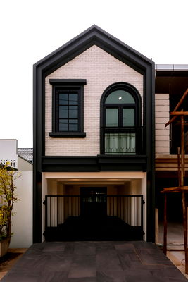 Townhouses for sale Soi Sukhumvit 71 : Townhome for sell Khlong Tan Niwet, Soi Pridi Banomyong 42