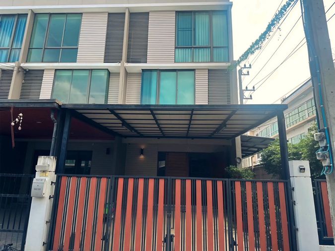ขายทาวน์โฮม 3 ห้องนอน 161 ตร.ม. 28 ตร.ว. พาทิโอ ลาดกระบัง - มอเตอร์เวย์