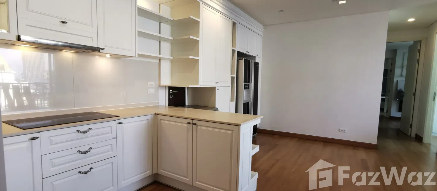 picture Luxurious Living in Bangkok's Affluent Khlong Tan Nuea 1124348 - 14/15