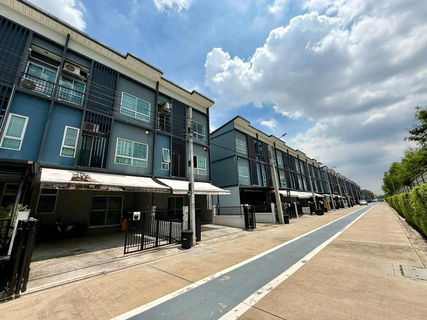 รูปภาพ Townhome for rent at Sammakorn Avenue Suwannaphum (SPSAD3575)