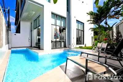 Townhouses for sale Muang Phuket Phuket : 3 Bedroom Townhouse for sale in Karon, Phuket  5863678