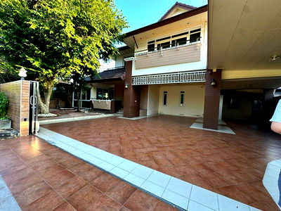 เช่าบ้านเดี่ยว ม.เกษตรศาสตร์ ศรีราชา : ให้เช่าบ้านหรูหลังใหญ่ โครงการ เดอะบูเลอวาร์ด ศรีราชา ชลบุรี 