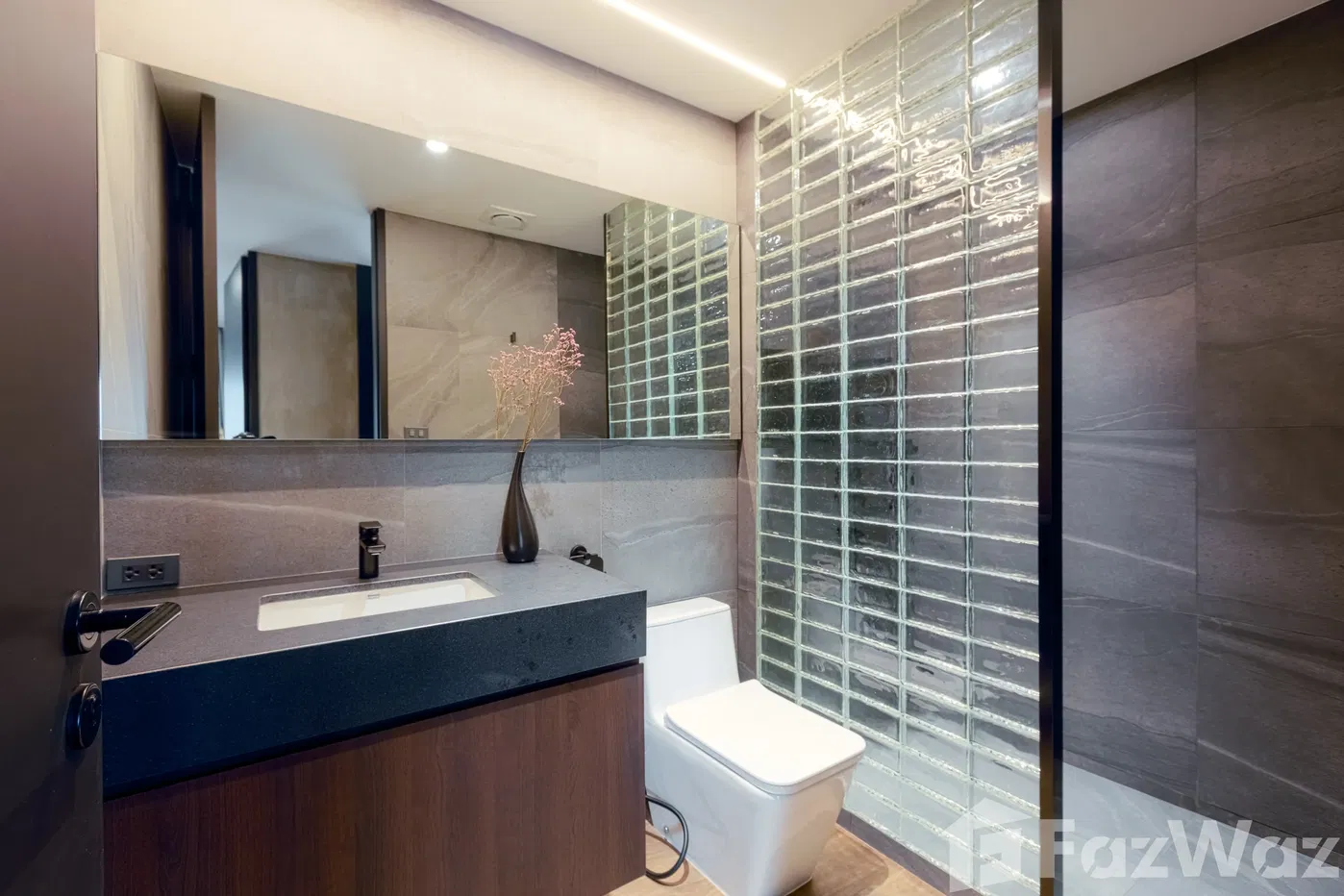 picture 2 Bedroom appt with Fantastic Terrace & Unblocked City View 1910050 - 18/18