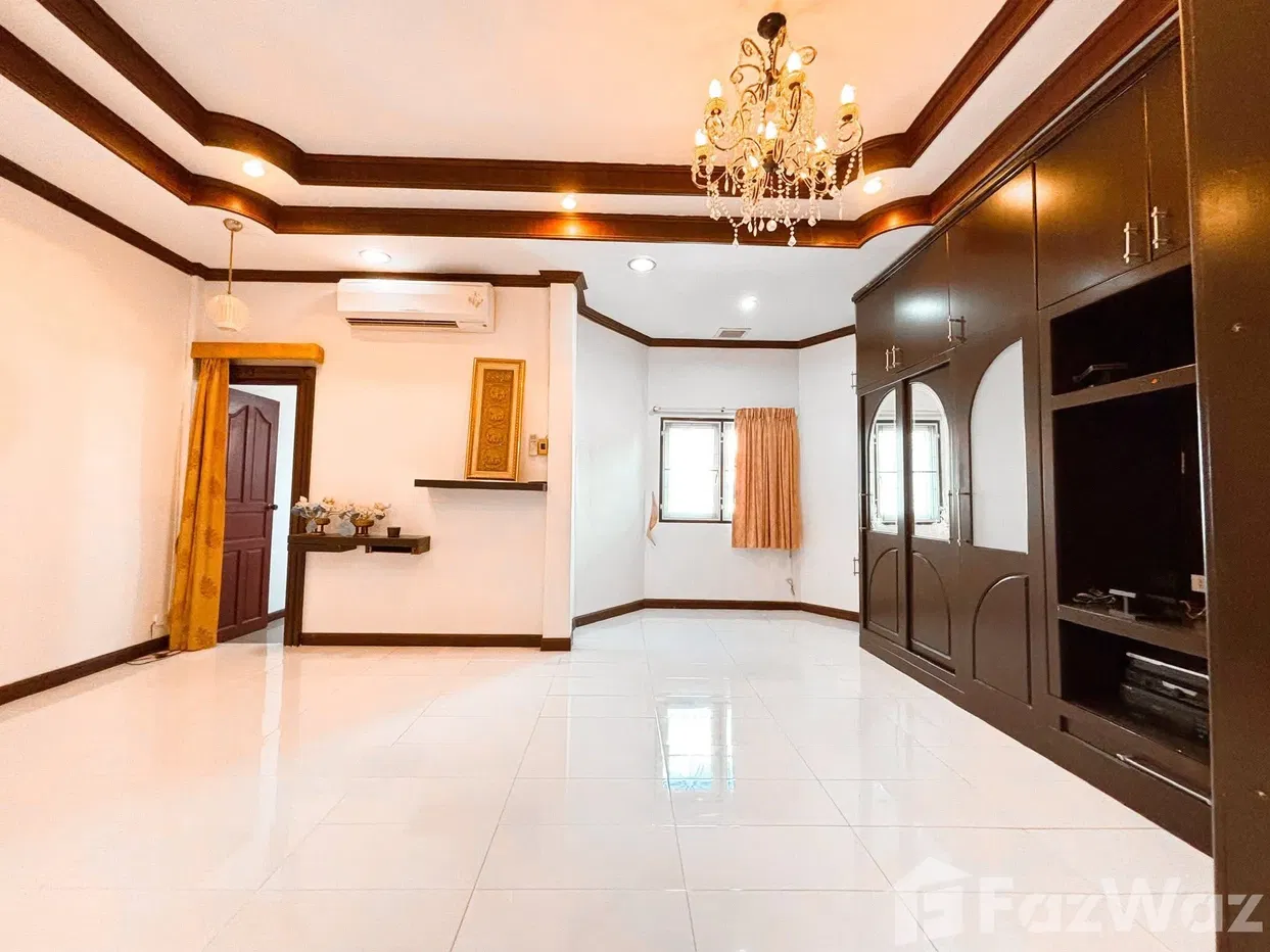 picture 5 Bedroom Townhouse for sale in Chorakhe Bua, Bangkok  5799479 - 5/10